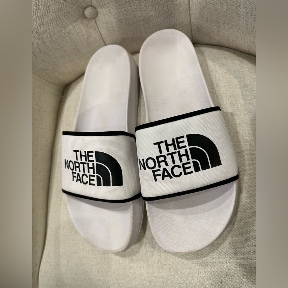 THE NORTH FACE BASE CAMP SLIDES Sandals Men’s 12 WHITE Black USA Spellout Logo